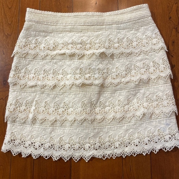 AMERICAN Eagle Lace Ivory Skirt Size 0 - Picture 2 of 5